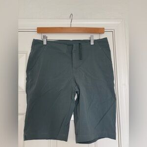 Columbia Stretch Drawstring Adjustable Waist Hiking Shorts Size 4